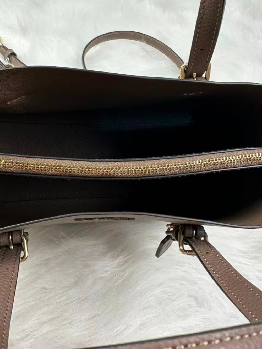 Coach Mollie Tote Bag 25 Crossbody In Leather/Gold/Dark Stone CV966 NWT - Picture 8 of 9
